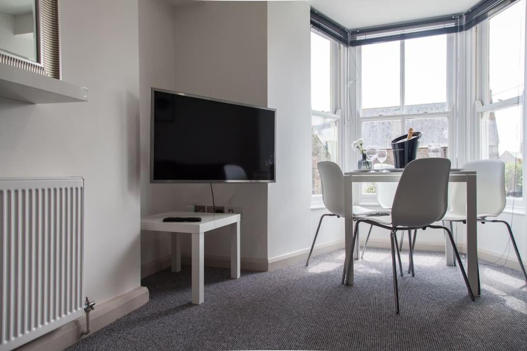 Stunning 2 Bed Apartment With Sea Views, Penzance Esterno foto