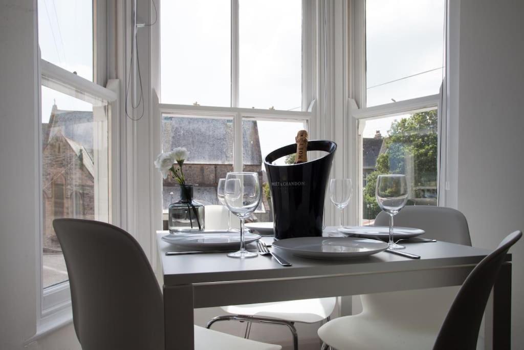 Stunning 2 Bed Apartment With Sea Views, Penzance Esterno foto
